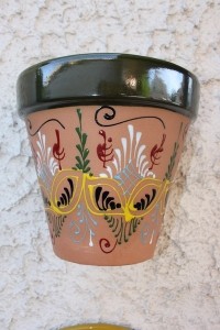 Wandblumentopf, filigran bemalt - oben grün